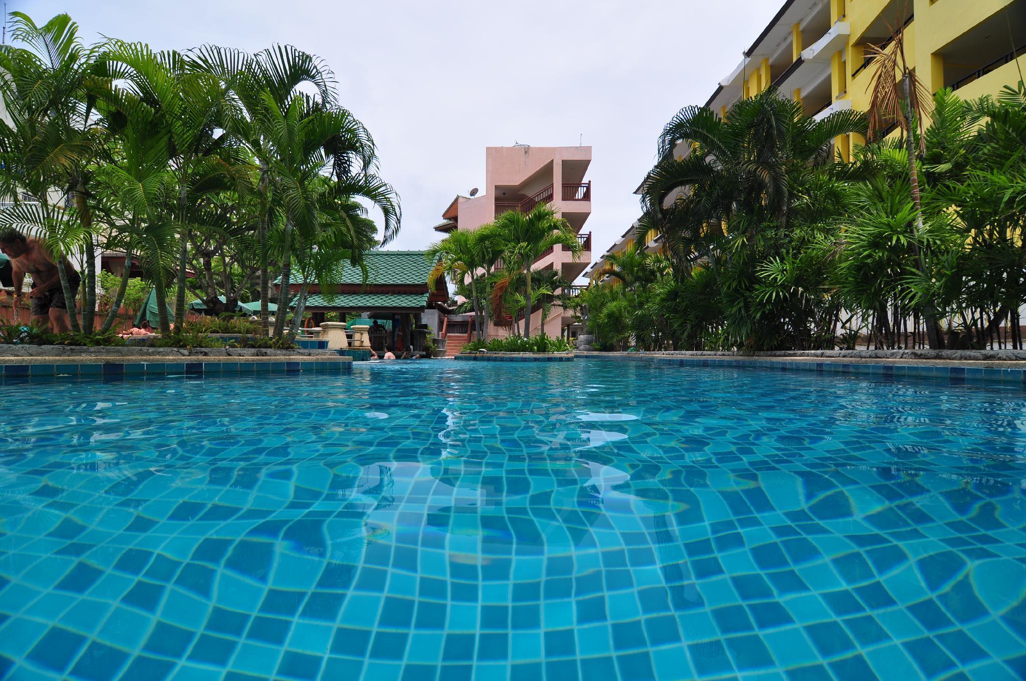 Baan Karonburi Resort Екстериор снимка